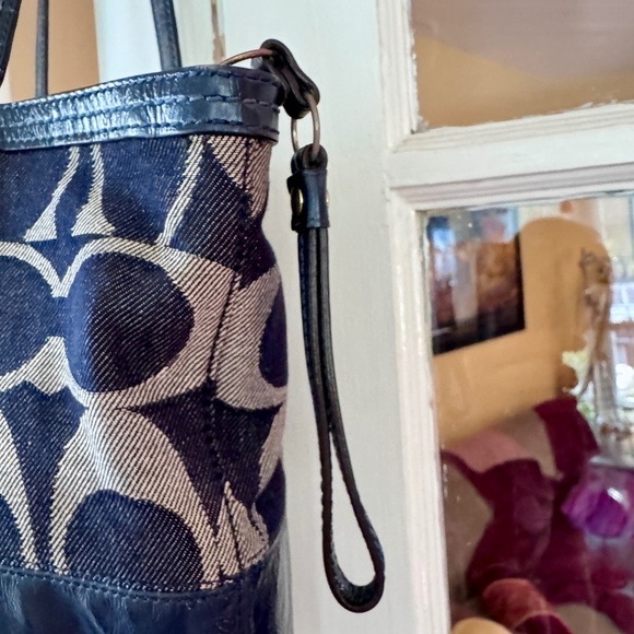 Coach Denim Medium Signature Shoulder Tote Zippered in Navy w/ 2 tags - Picture 6 of 13